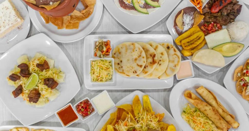 Pupuseria Camino Del Valle-3