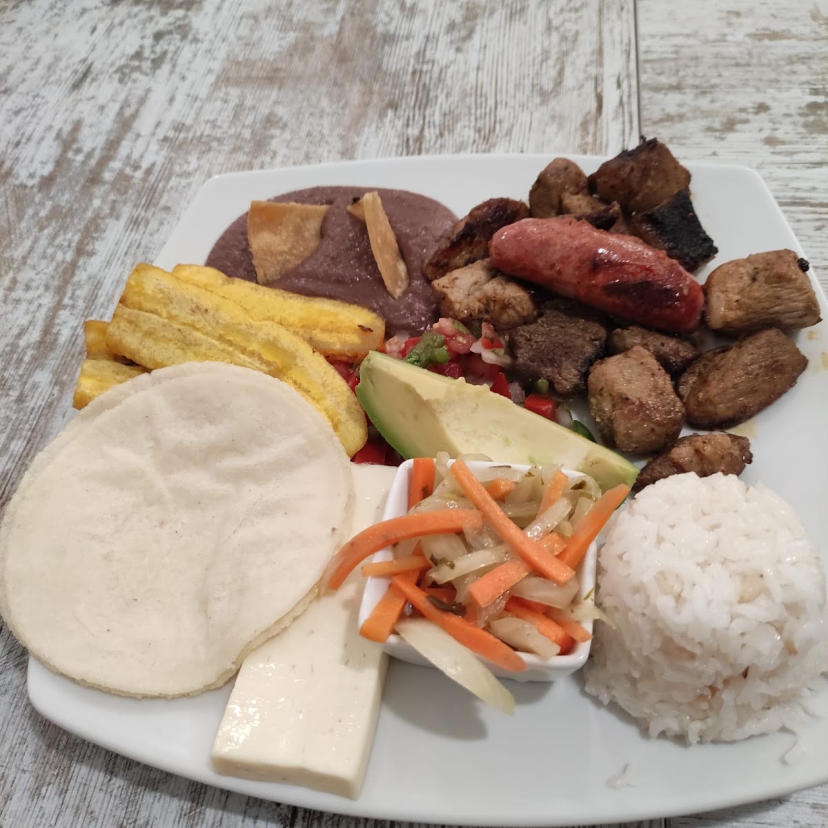 Pupuseria Camino Del Valle-6